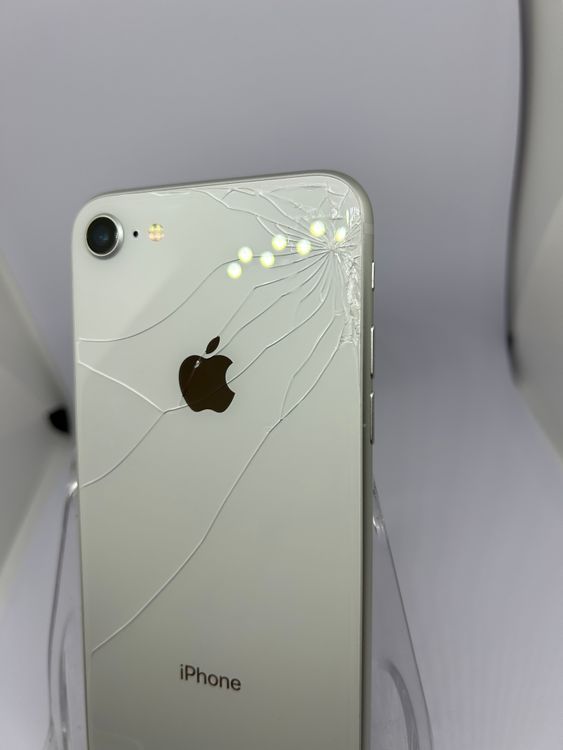 ��SIM�ե꡼ iPhone8  64GB ����С� �Хåƥ꡼81%