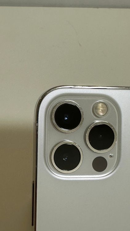 ���Хåƥ꡼85% SIM�ե꡼ iPhone12Pro 128GB ����С�