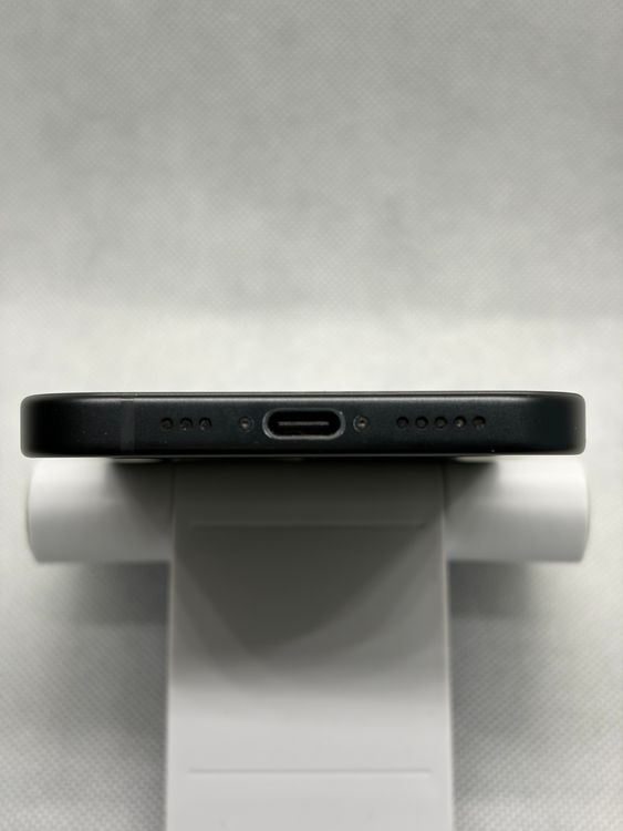 ���Хåƥ꡼80% Ķ���� SIM�ե꡼ iPhone15 128GB �֥�å�