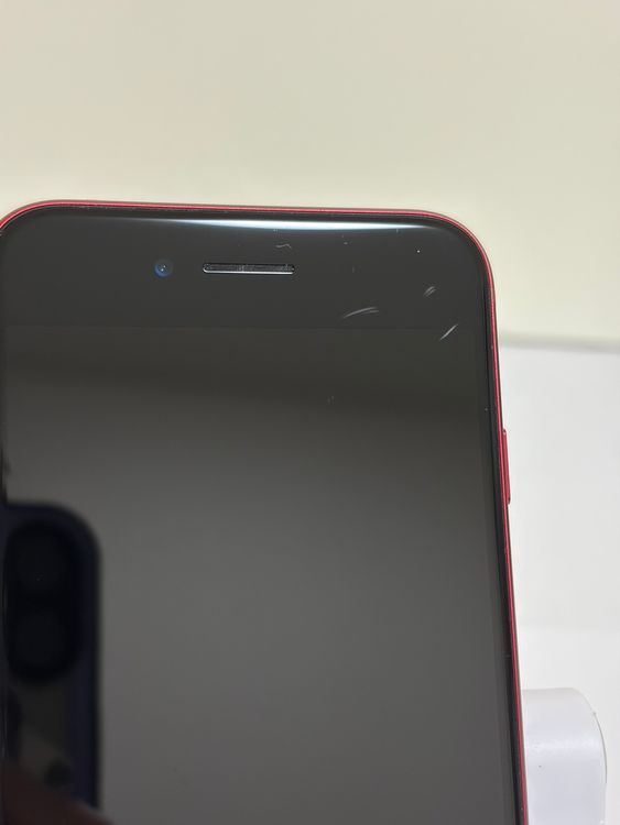 ���Хåƥ꡼81% ���� SIM�ե꡼ iPhoneSE ��3���� 64GB ��å�