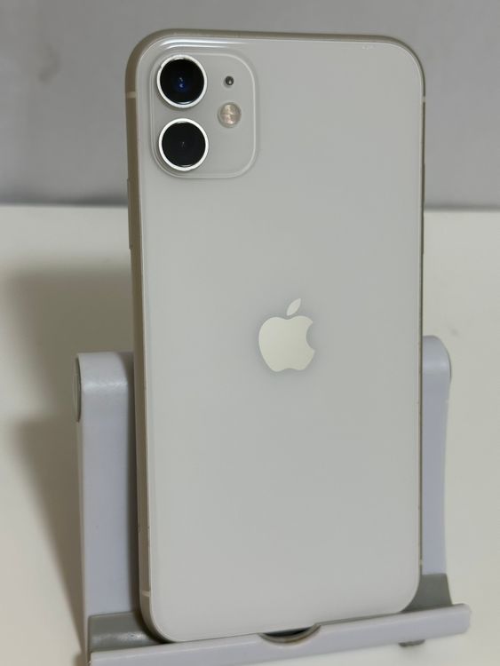 ���Хåƥ꡼85% SIM�ե꡼ iPhone11 64GB �ۥ磻��