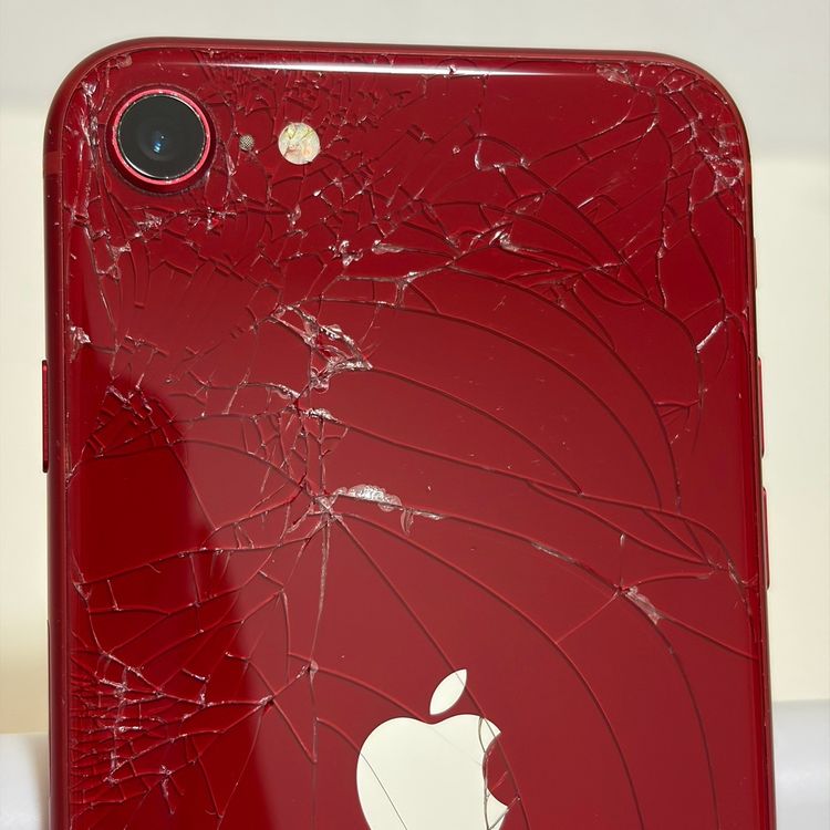 ���Хåƥ꡼80% SIM�ե꡼ iPhoneSE ��3���� 64GB ��å�