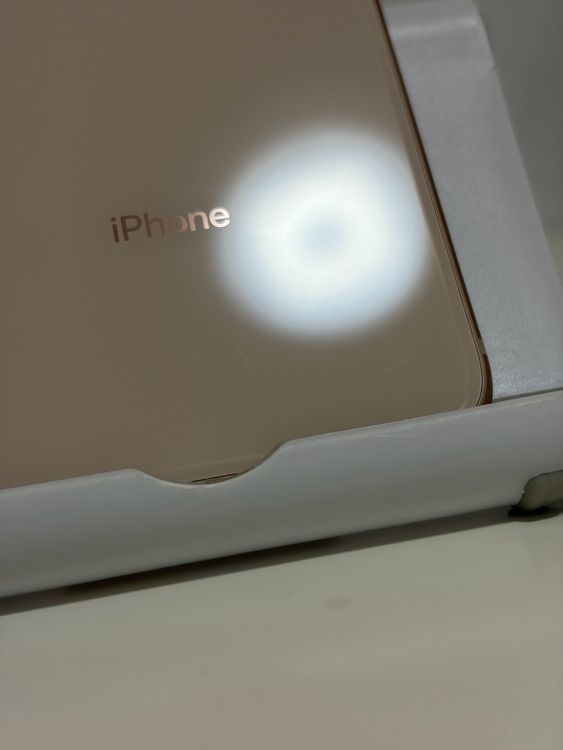 ���Хåƥ꡼82% ���ʡ�SIM�ե꡼ iPhone8 64GB �������