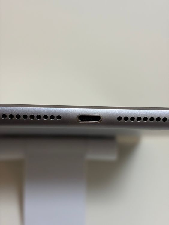 ��SIM�ե꡼ iPad ��5���� 32GB ���졼