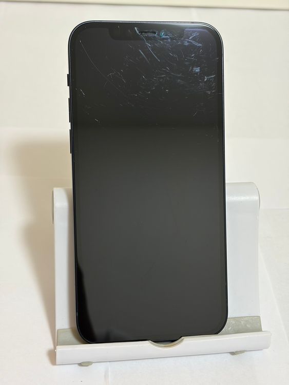 ���Хåƥ꡼82% SIM�ե꡼ iPhone12 256GB �֥�å�