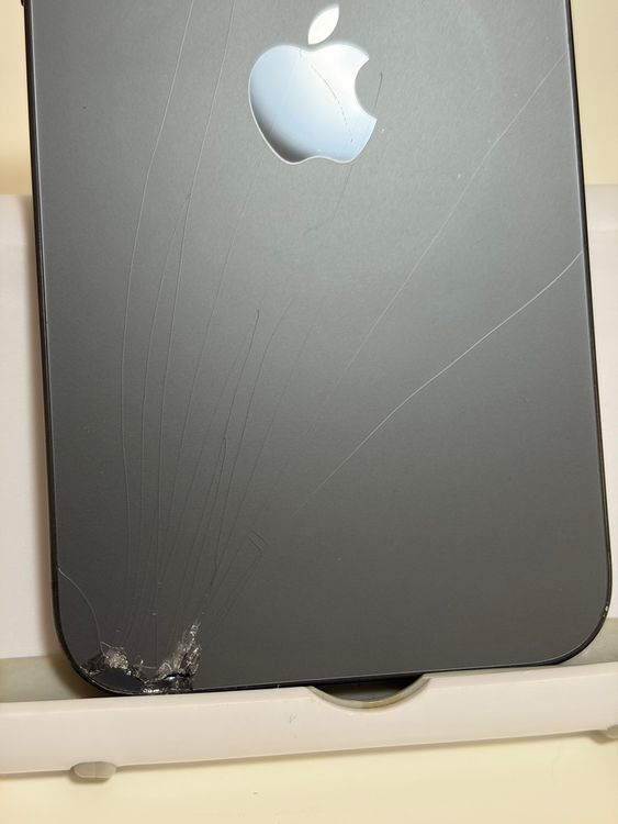 ���Хåƥ꡼82% SIM�ե꡼ iPhone15ProMax 256GB �֥�å������˥���