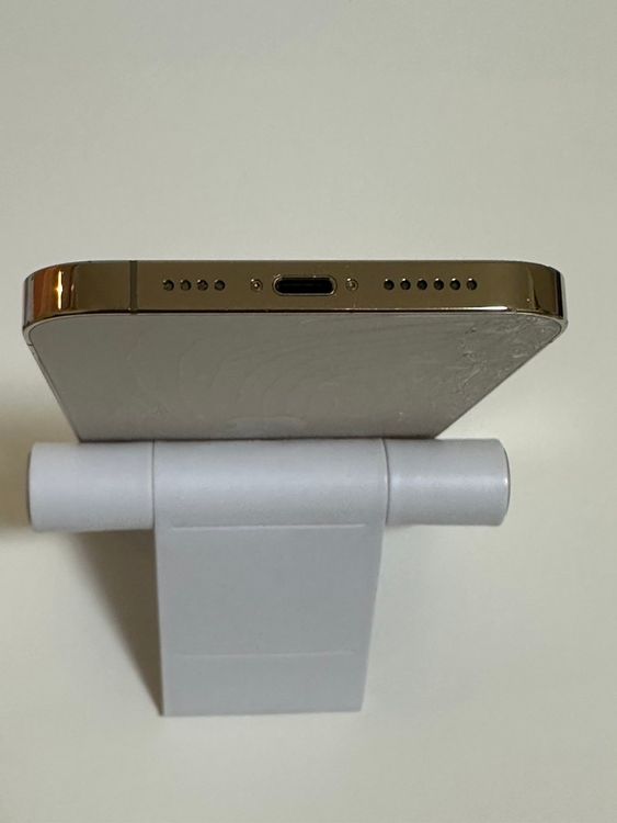 ���Хåƥ꡼86% SIM�ե꡼ iPhone13ProMax 128GB �������