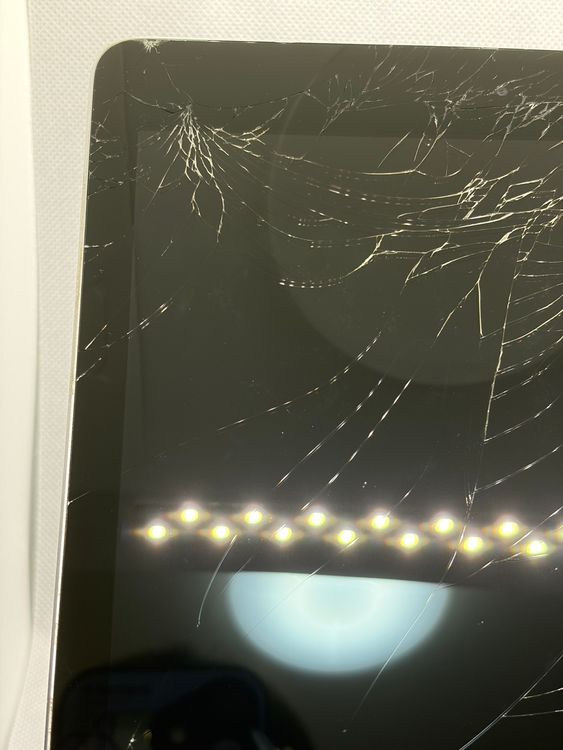 ��SIM�ե꡼ iPad ��6���� 32GB ���졼