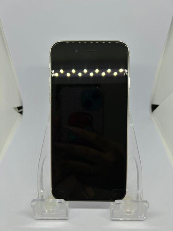 ��SIM�ե꡼ iPhoneSE��3����  64GB �������饤�� �Хåƥ꡼82%