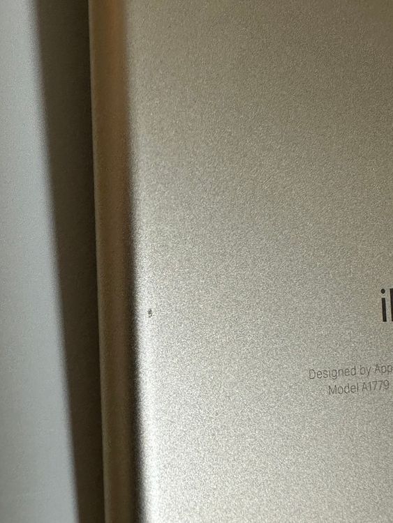 ���Хåƥ꡼88% SIM�ե꡼ iPhone7 32GB �������