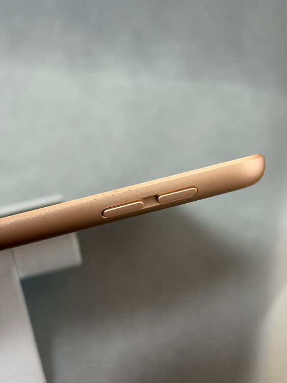 ��iPad ��8���� 128GB ������������� Wi-Fi��ǥ�