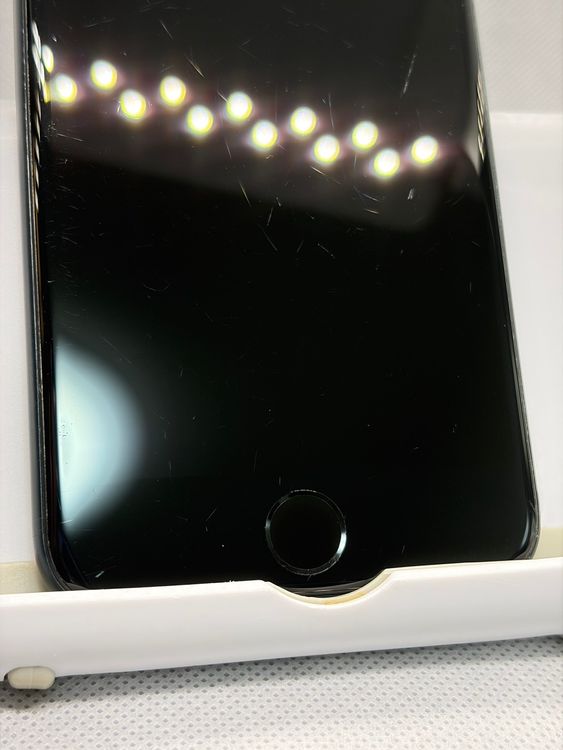 ���Хåƥ꡼86% SIM�ե꡼ iPhoneSE ��3���� 128GB �ߥåɥʥ���