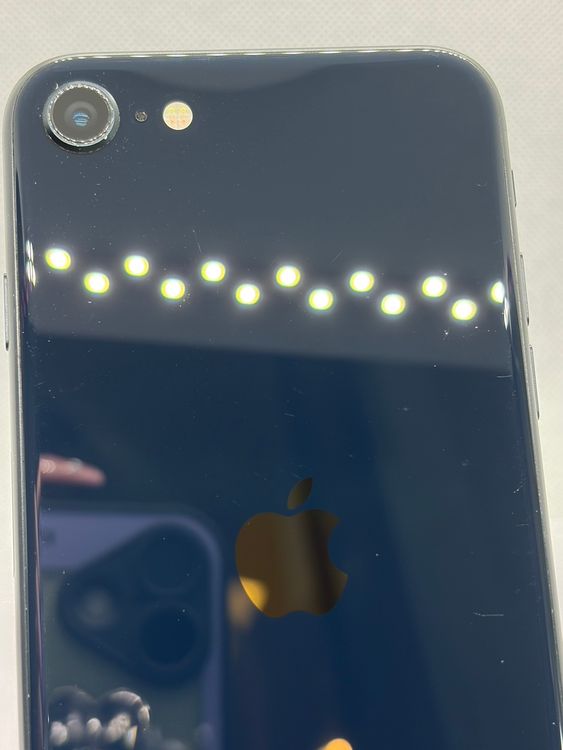 ��SIM�ե꡼ iPhoneSE ��3���� 128GB �ߥåɥʥ��� �Хåƥ꡼80%