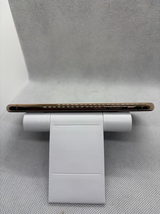 ���Хåƥ꡼86% SIM�ե꡼ iPhone11Pro 64GB �������