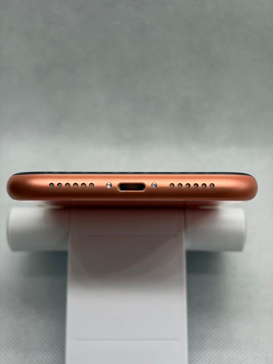 ���Хåƥ꡼84% SIM�ե꡼ iPhoneXR 64GB �������