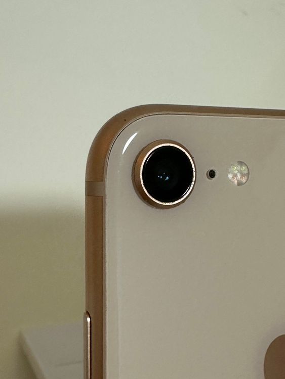 ��SIM�ե꡼ iPhone8 64GB �������