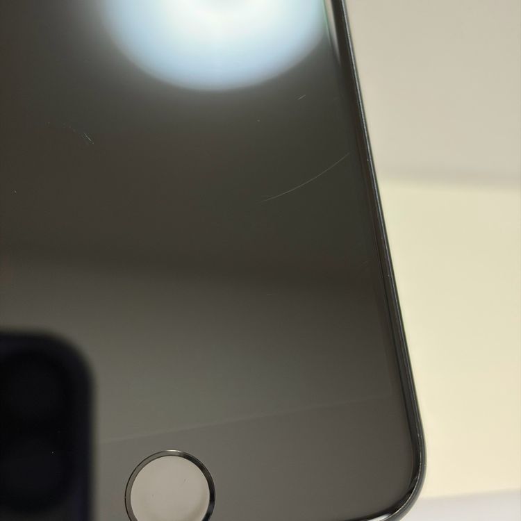 ���Хåƥ꡼90% SIM�ե꡼ iPhoneSE ��3���� 128GB �ߥåɥʥ���