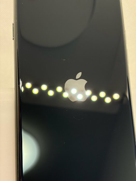 ��Ķ���� SIM�ե꡼ iPhoneSE ��3���� 64GB �ߥåɥʥ��� �Хåƥ꡼80%