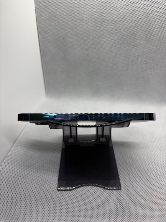 ���ϥԥͥ��ͥå� SIM�ե꡼ iPhone13Pro 128GB ������֥롼 �Хåƥ꡼81%