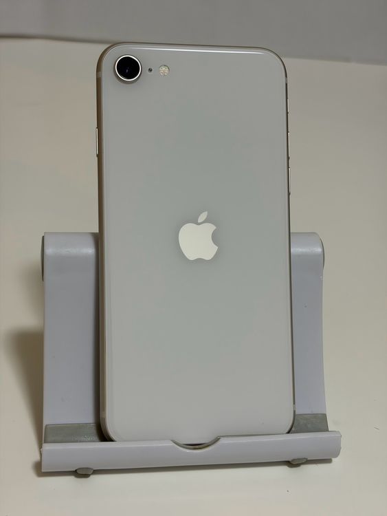 ���Хåƥ꡼84% SIM�ե꡼ iPhoneSE ��3���� 64GB �������饤��