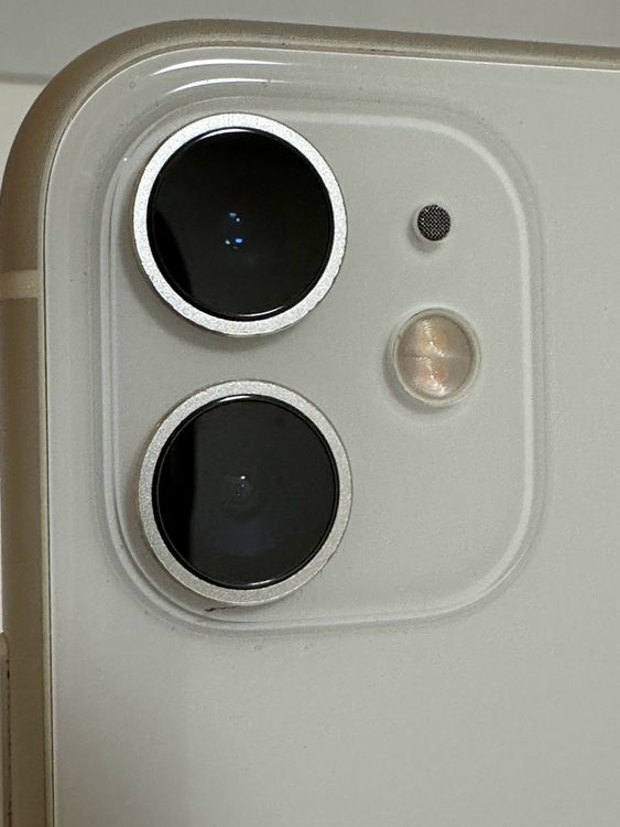 ��SIM�ե꡼ iPhone11 64GB �ۥ磻��