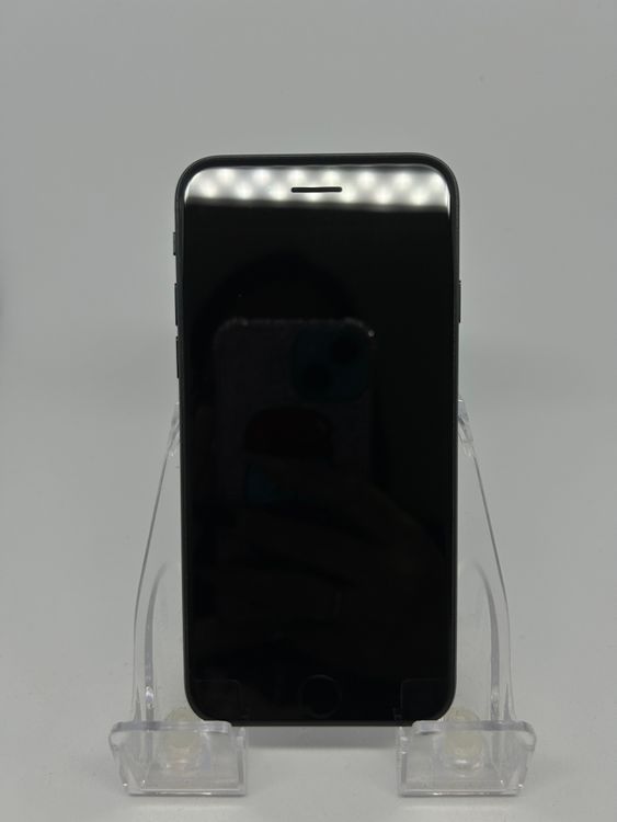 SIM�ե꡼ iPhoneSE��3����  64GB �ߥåɥʥ��� �Хåƥ꡼78%