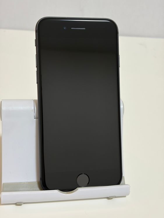 ���Хåƥ꡼94% SIM�ե꡼ iPhone8 64GB ���ڡ������쥤
