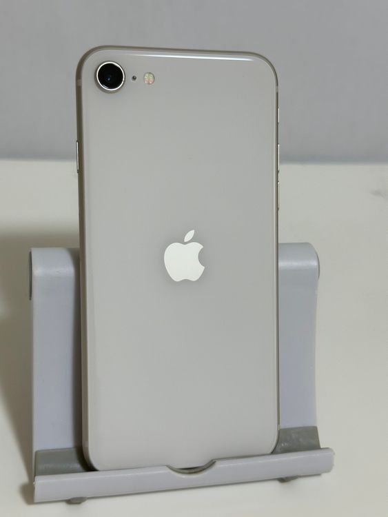 ���Хåƥ꡼83% ���� SIM�ե꡼ iPhoneSE ��3���� 128GB �������饤��