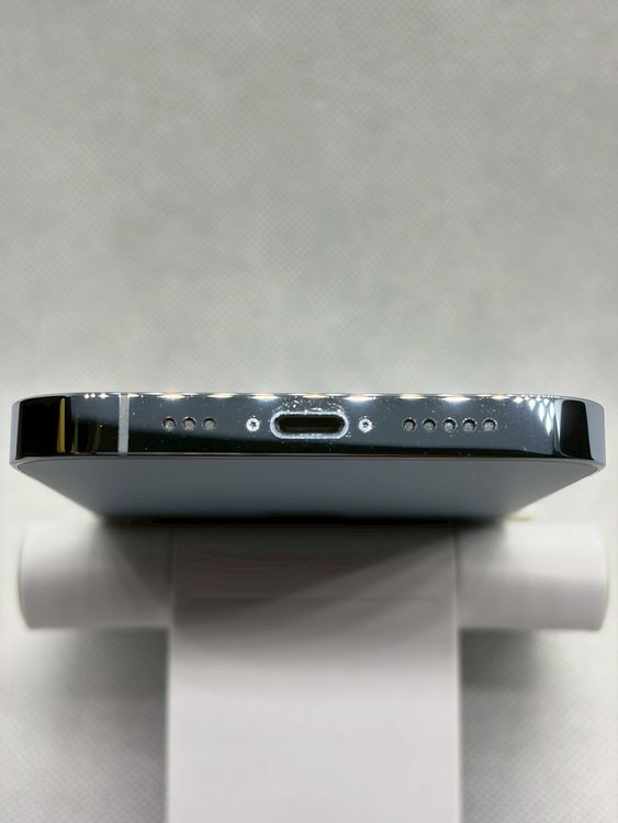 ������ SIM�ե꡼ iPhone13Pro 256GB ������֥롼 �Хåƥ꡼82%