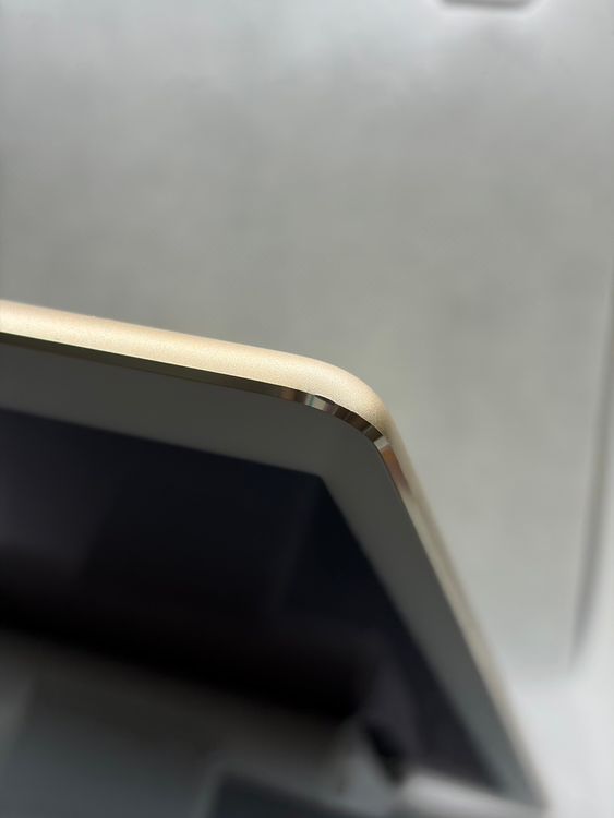 ��iPad Air ��2���� 64GB ������� docomo