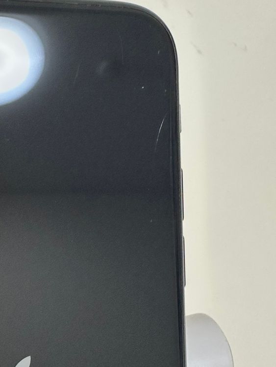 ���Хåƥ꡼86% SIM�ե꡼ iPhoneSE ��3���� 128GB �ߥåɥʥ���