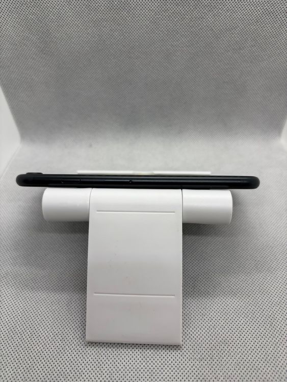 ���ϥԥͥ��ͥå� SIM�ե꡼ iPhoneSE ��3���� 64GB �ߥåɥʥ��� �Хåƥ꡼86%