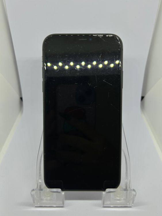 ��SIM�ե꡼ iPhone11  128GB �֥�å� �Хåƥ꡼84%