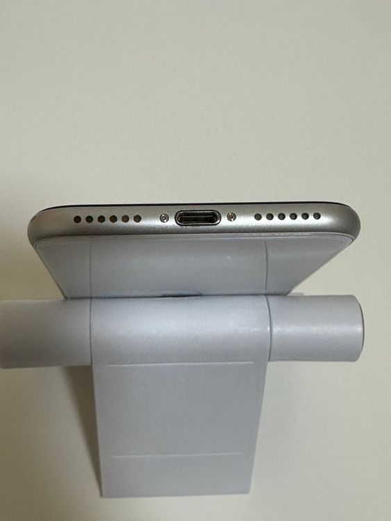 ��SIM�ե꡼ iPhoneSE ��2���� 128GB �ۥ磻��