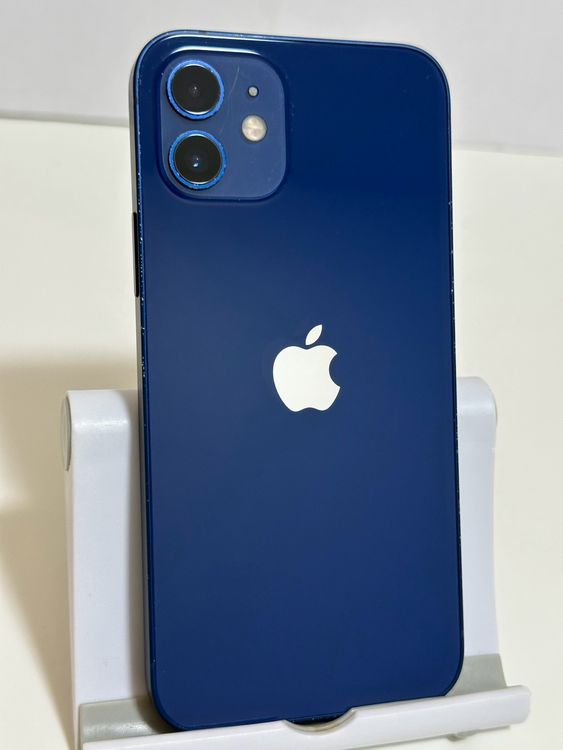 ���Хåƥ꡼85% SIM�ե꡼ iPhone12 64GB �֥롼