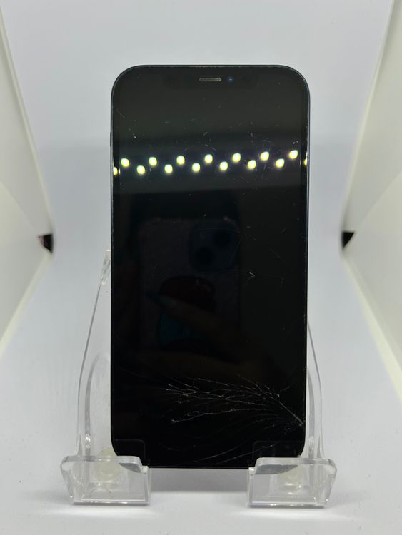 ��SIM�ե꡼ iPhone12  64GB �ߥåɥʥ��� �Хåƥ꡼77%