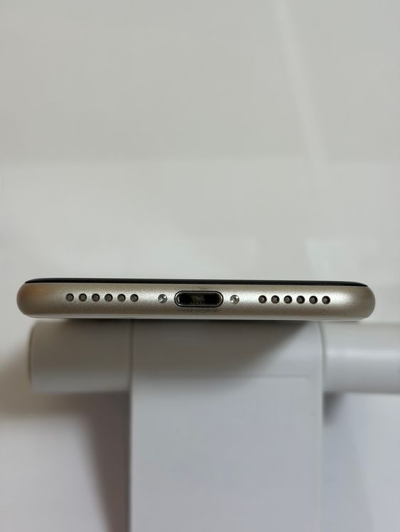 ��Ķ���� �Хåƥ꡼85% SIM�ե꡼ iPhoneSE ��3���� 64GB �������饤��
