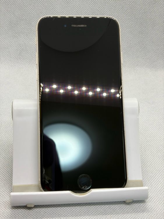 ���Хåƥ꡼81% SIM�ե꡼ iPhoneSE ��3���� 64GB �������饤��