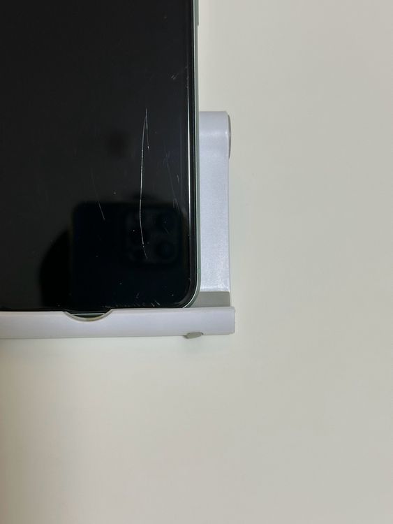 ���Хåƥ꡼85% SIM�ե꡼ iPhone11 64GB ���꡼��