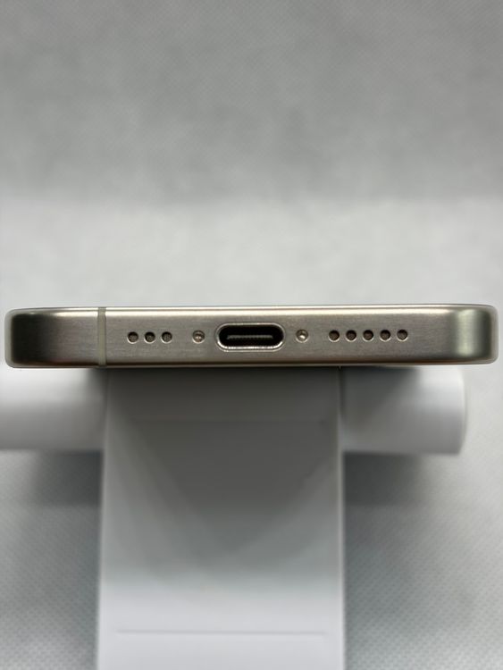 ��Ķ���� SIM�ե꡼ iPhone15Pro 512GB �ʥ���������˥���