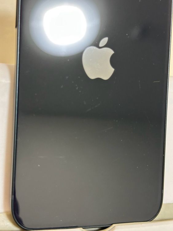 ���Хåƥ꡼84% SIM�ե꡼ iPhone13 256GB �ߥåɥʥ���