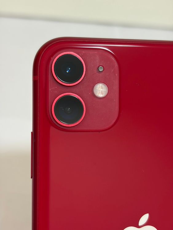 ���Хåƥ꡼84% SIM�ե꡼ iPhone11 64GB ��å�