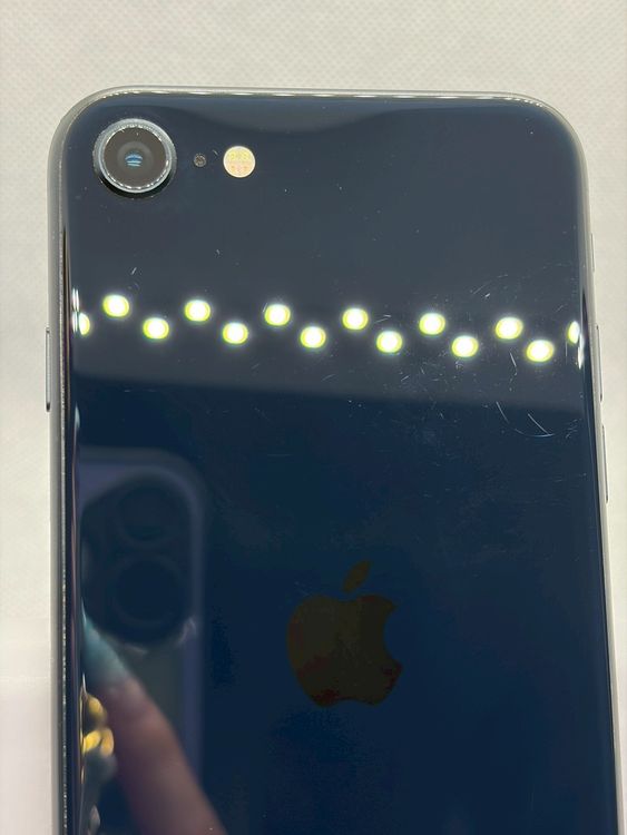 ���Хåƥ꡼85% SIM�ե꡼ iPhoneSE ��3���� 64GB �ߥåɥʥ���