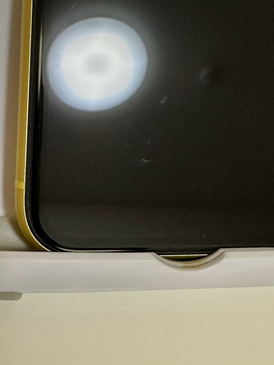 ���Хåƥ꡼87% SIM�ե꡼ iPhone11 64GB ��������