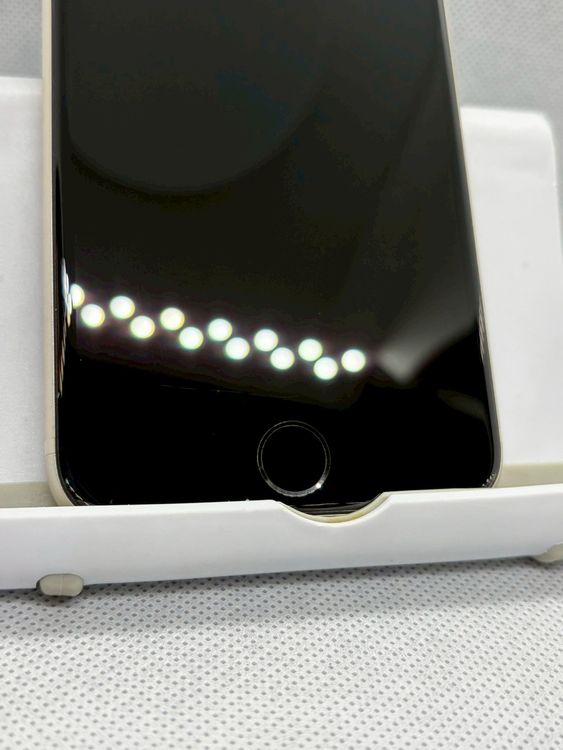 ���Хåƥ꡼85% ������SIM�ե꡼ iPhoneSE ��3���� 256GB �������饤��