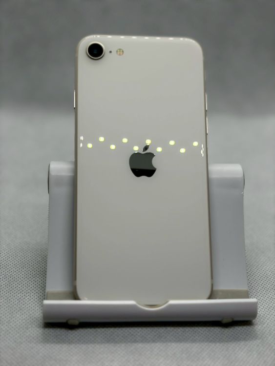 ��SIM�ե꡼ iPhoneSE ��3���� 128GB �������饤�� �Хåƥ꡼82%