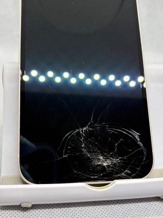 ���Хåƥ꡼85% SIM�ե꡼ iPhone13 128GB �������饤��