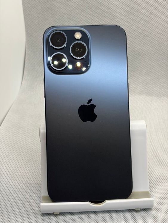 ���Хåƥ꡼88% SIM�ե꡼ iPhone15ProMax 256GB �֥롼