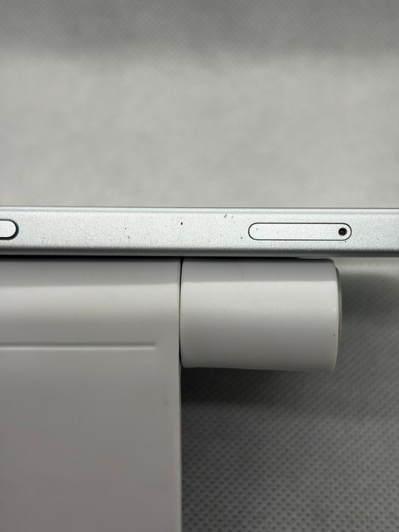 ��SIM�ե꡼ iPhone15 128GB �֥롼 �Хåƥ꡼81%