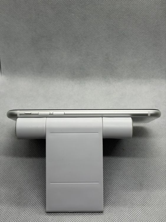 ������ SIM�ե꡼ iPhoneSE ��2���� 128GB �ۥ磻�� �Хåƥ꡼81%